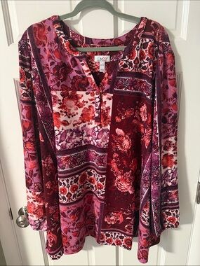 Denim & Co. Patchwork Floral Henley
Tunic Blouse Split V-Neck Burgundy Size 5X